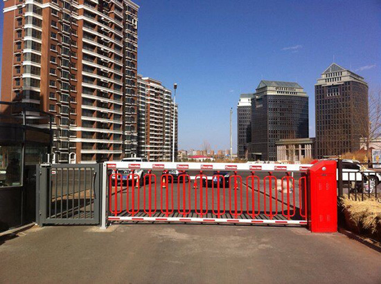 伊旗小區(qū)空降門(mén)