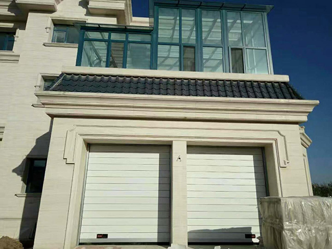 東勝某總別墅硬快車庫(kù)門