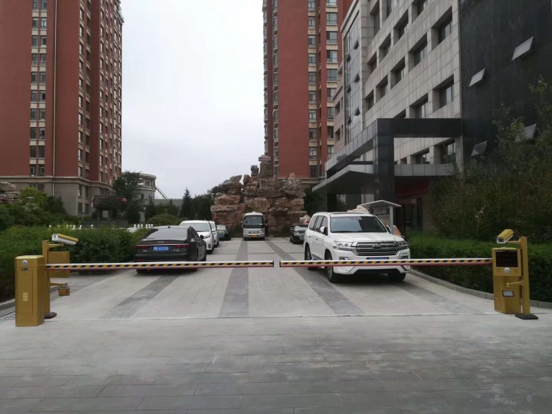 鄂爾多斯銀行一進一出車牌系統(tǒng)