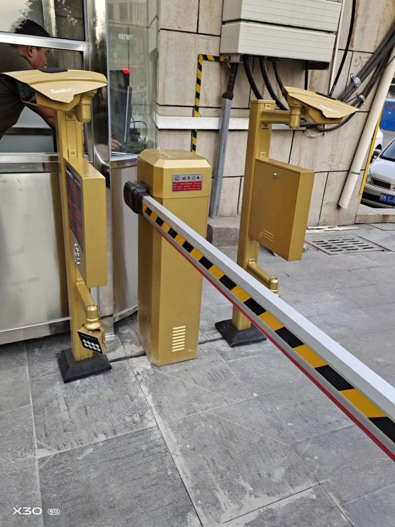 鄂爾多斯銀行系統(tǒng)+道閘